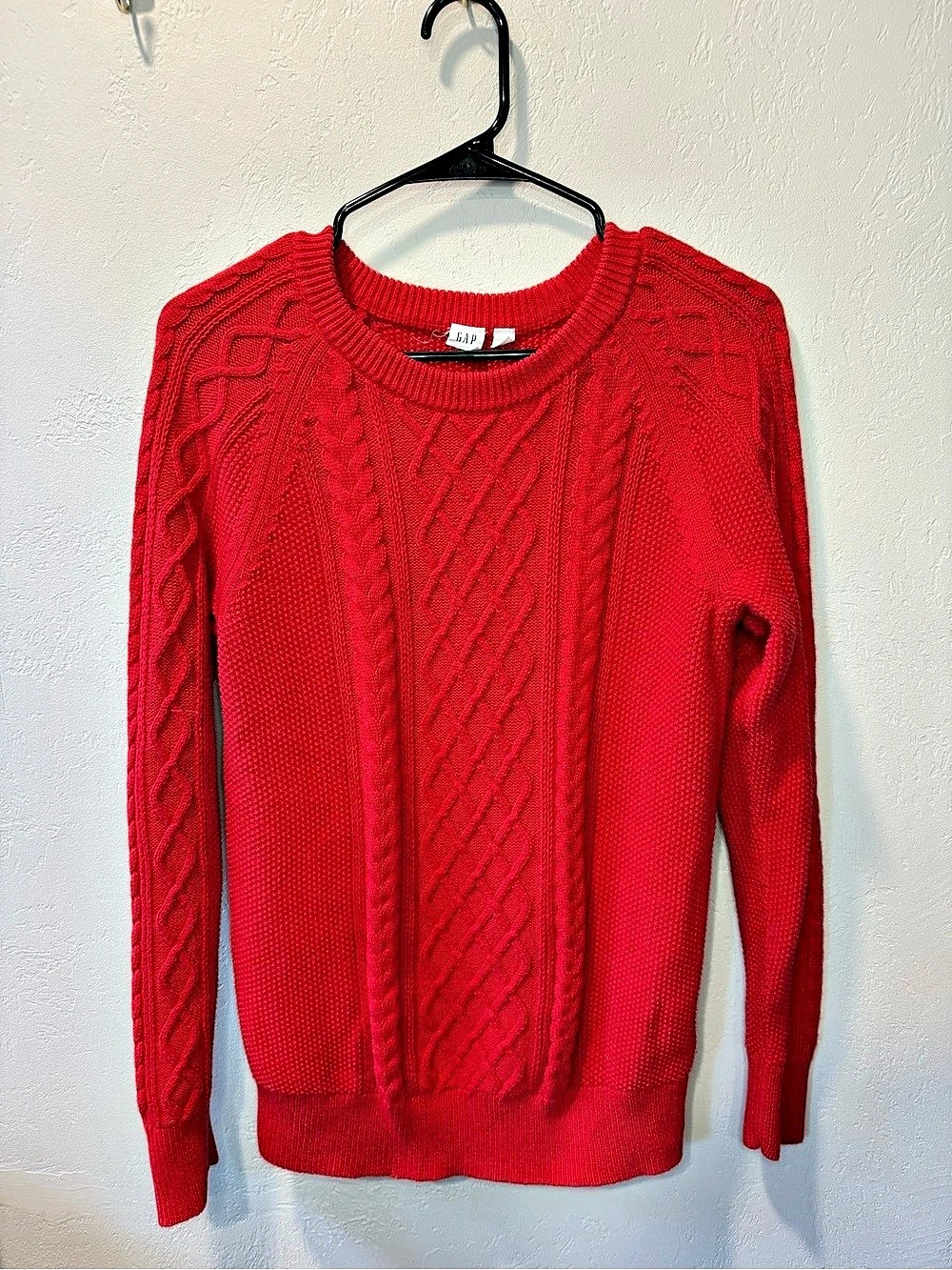 GAP Classic Cable-Knit Sweater Cable Knit Crewneck Sweater in Red Size Small